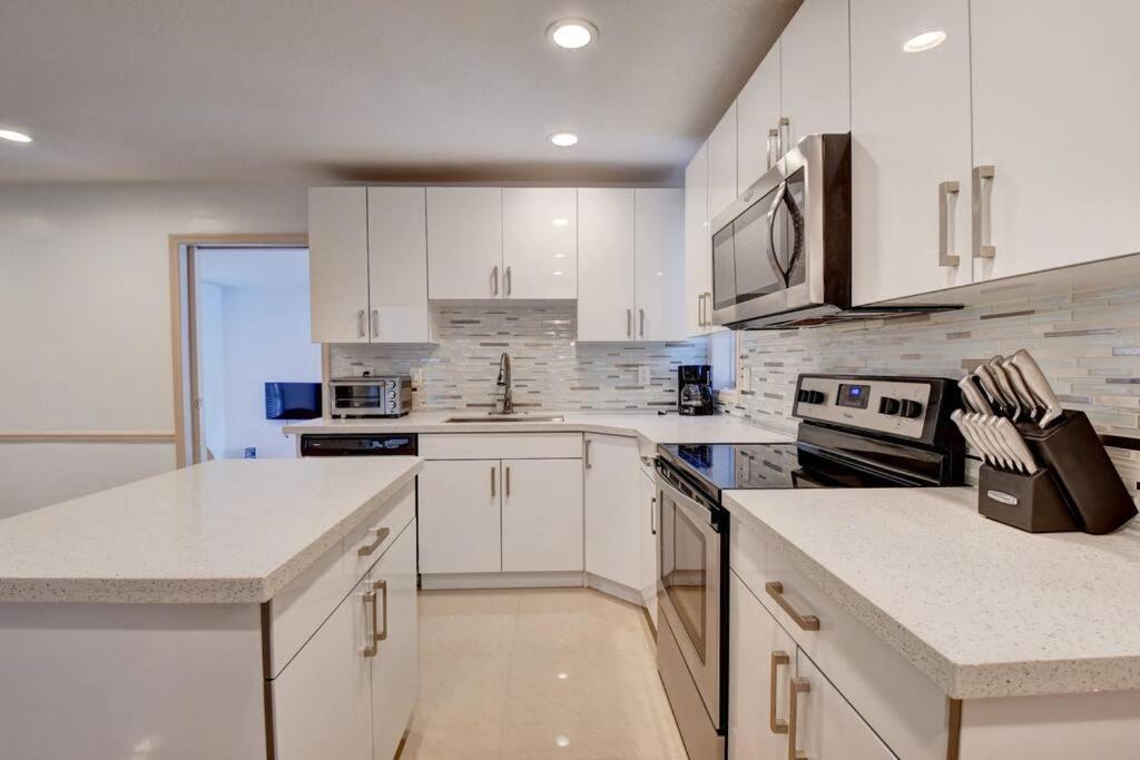 5 Bedroom Mansion With Pool And Non-Heated Jacuzzi Games In Boynton Beach Exterior foto