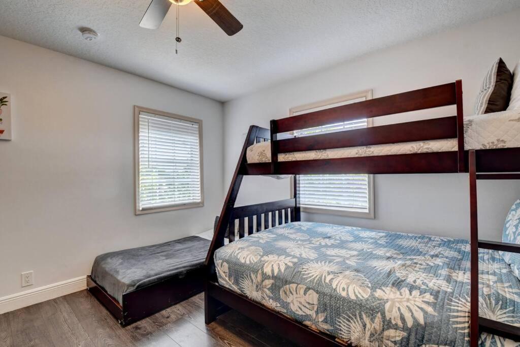 5 Bedroom Mansion With Pool And Non-Heated Jacuzzi Games In Boynton Beach Exterior foto